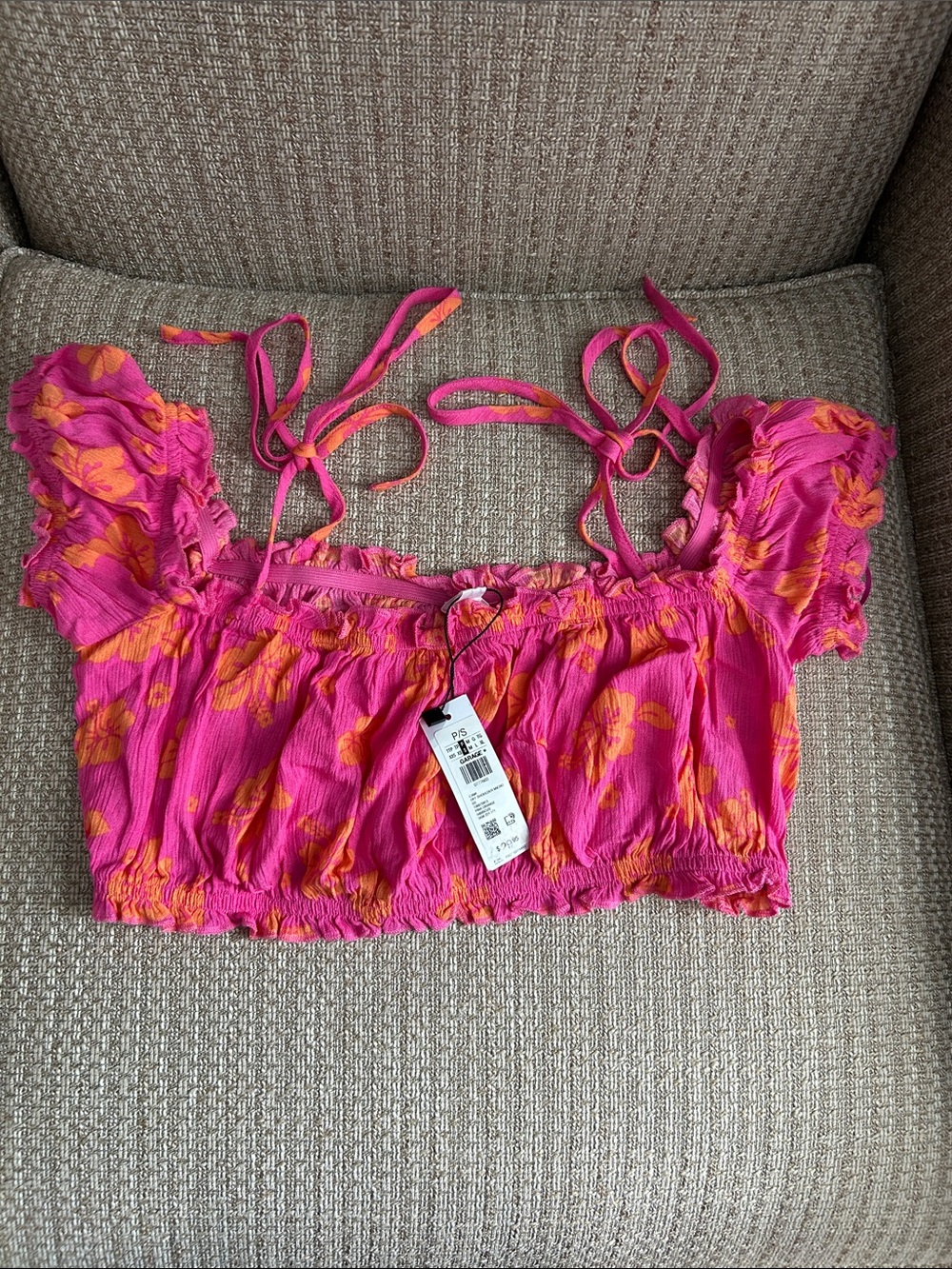 Garage floral crop top. NWT. Size S